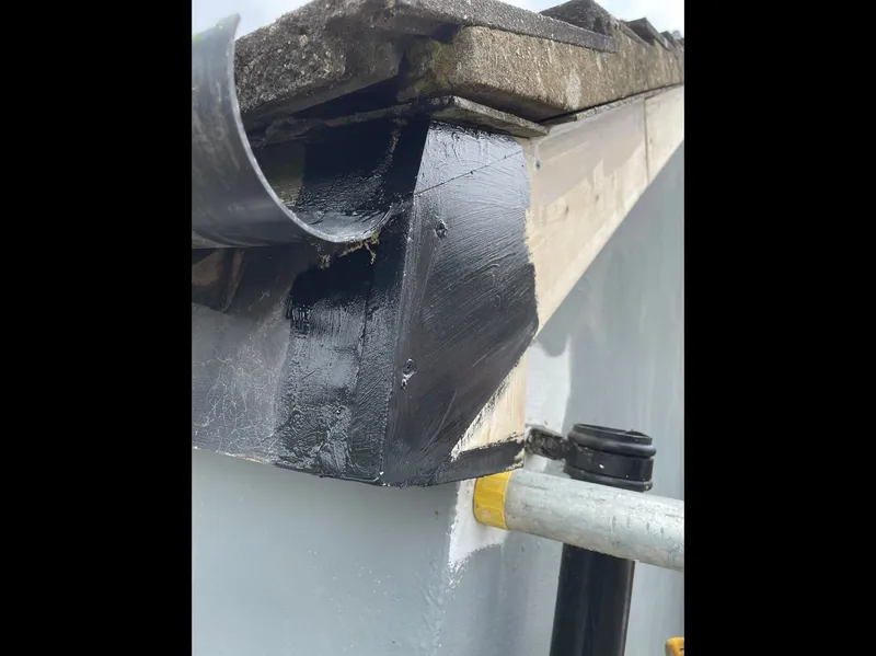 Fascia board corner detail