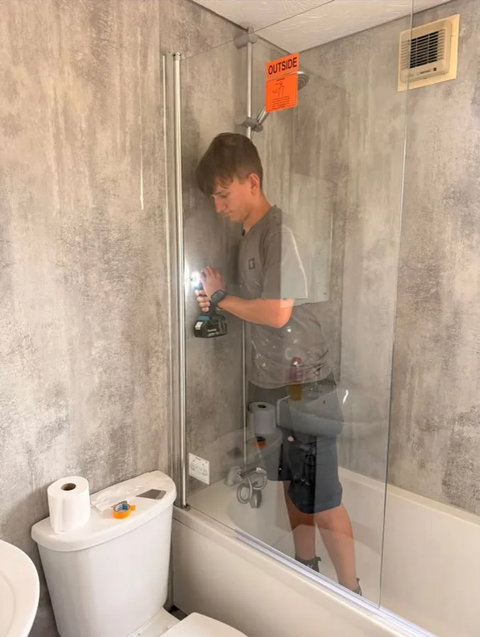 Bathroom Shower Screen & Wall Panelling — photo 2