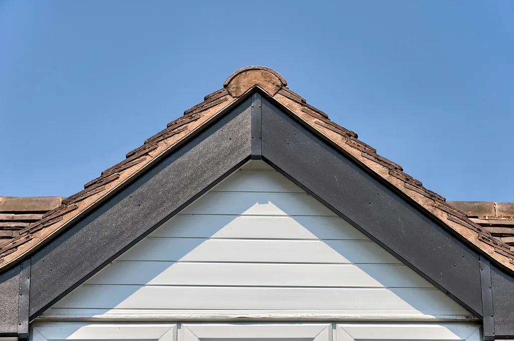 Wooden fascia board replacement